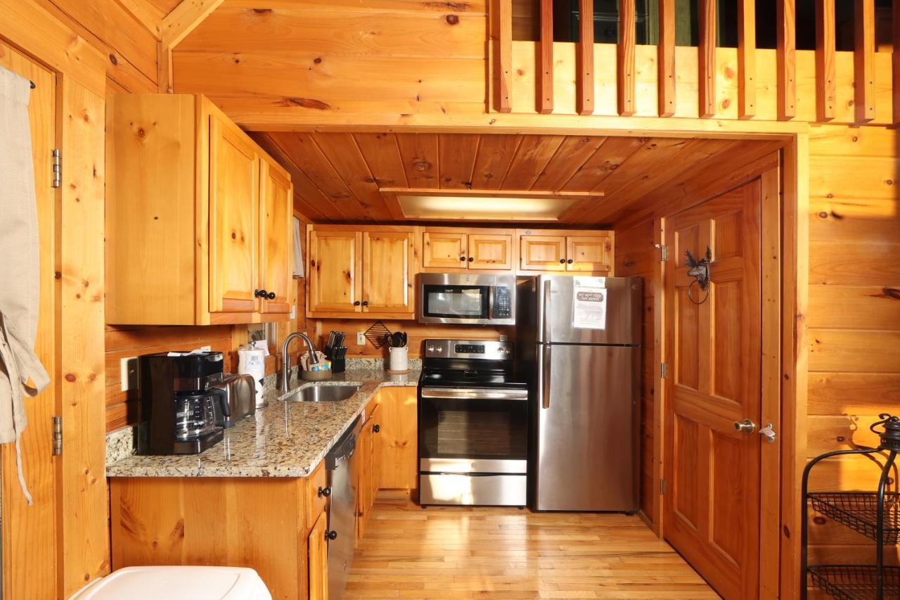 Horseshoe Hideaway Sevierville Exterior photo