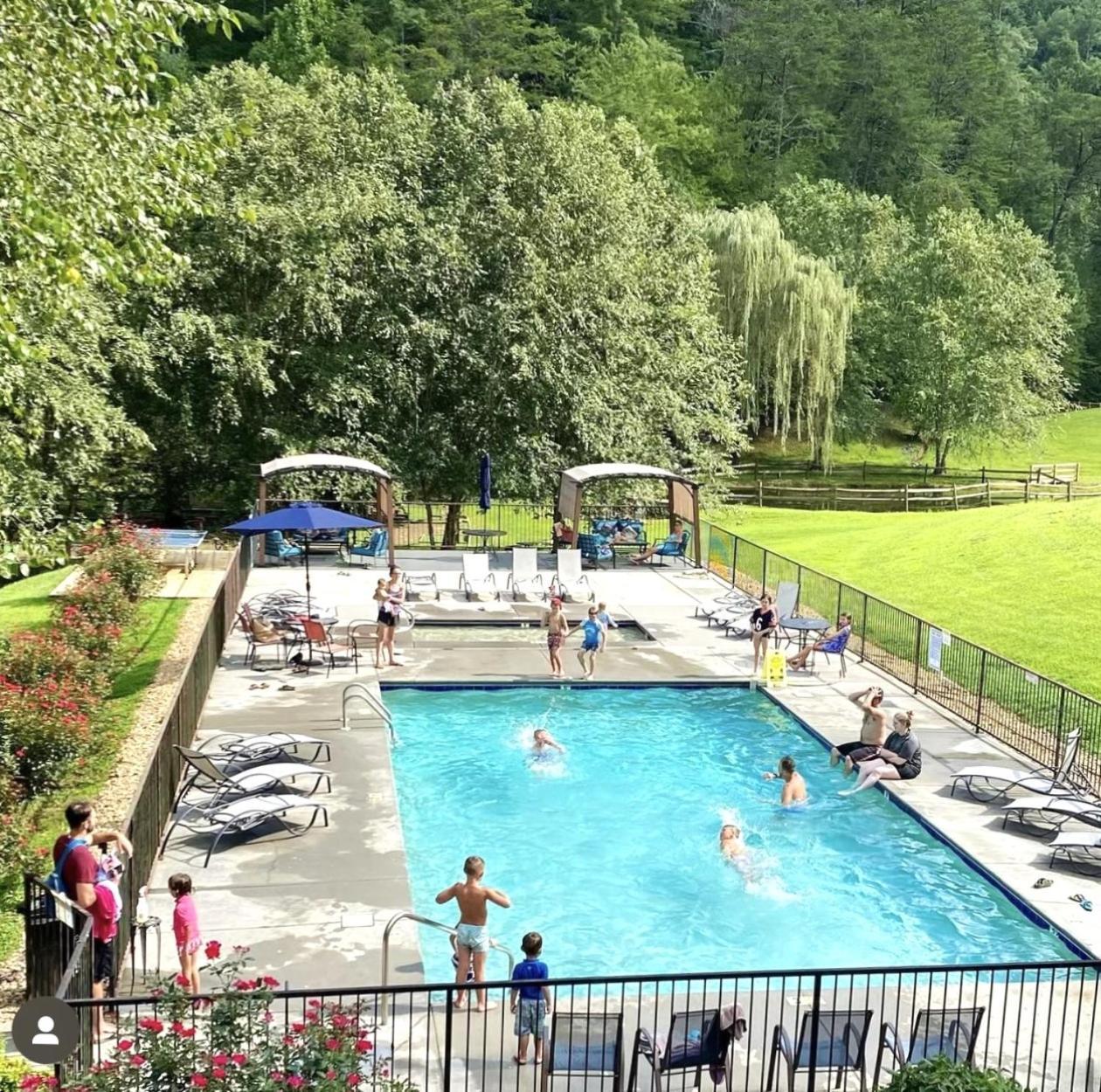 Horseshoe Hideaway Sevierville Exterior photo